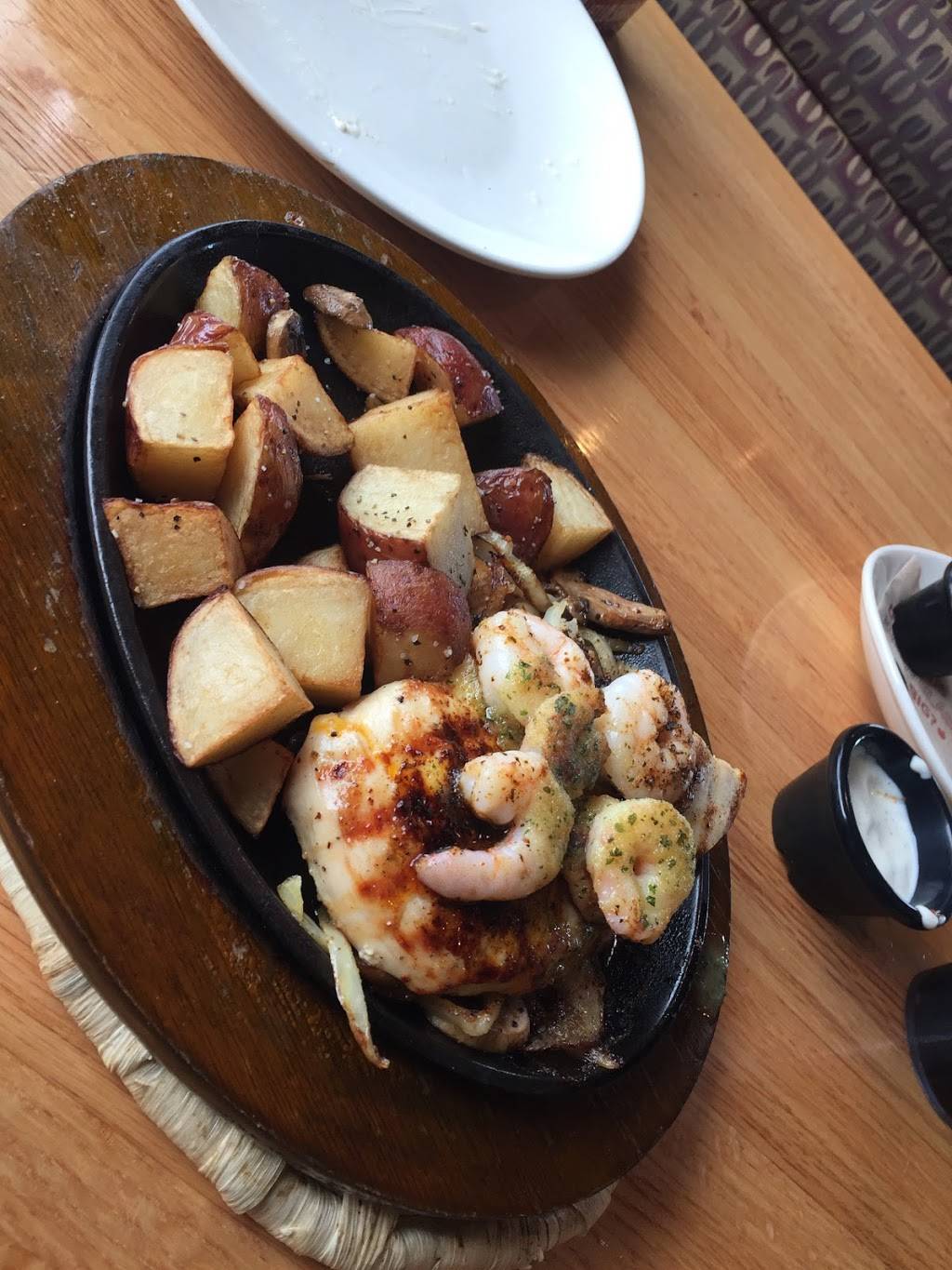 Applebees Grill + Bar | restaurant | 5911 East Sam Houston Pkwy N, Houston, TX 77049, USA | 2814582469 OR +1 281-458-2469