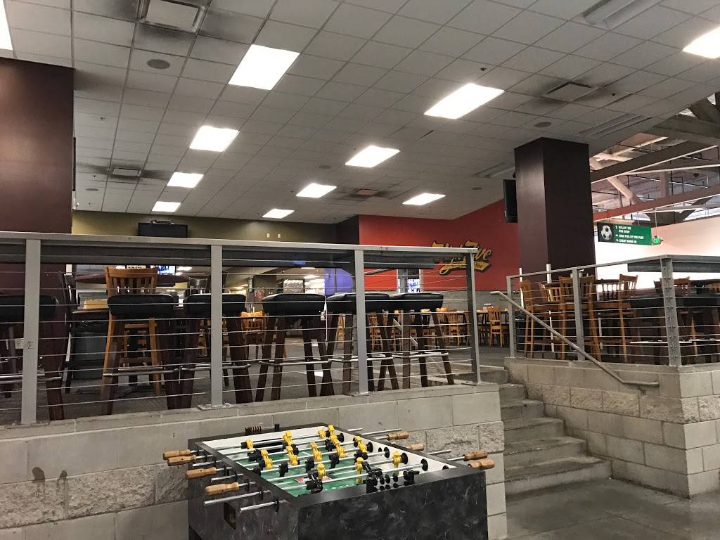 High Five at the Plex | restaurant | 800 Embedded Way, San Jose, CA 95138, USA | 4083655500 OR +1 408-365-5500