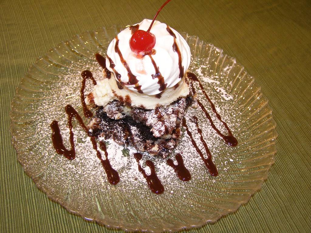 Mama Henrys at the back yard cafe | restaurant | 940 Old Barnwell Rd, West Columbia, SC 29170, United States | 8039510405 OR +1 803-951-0405