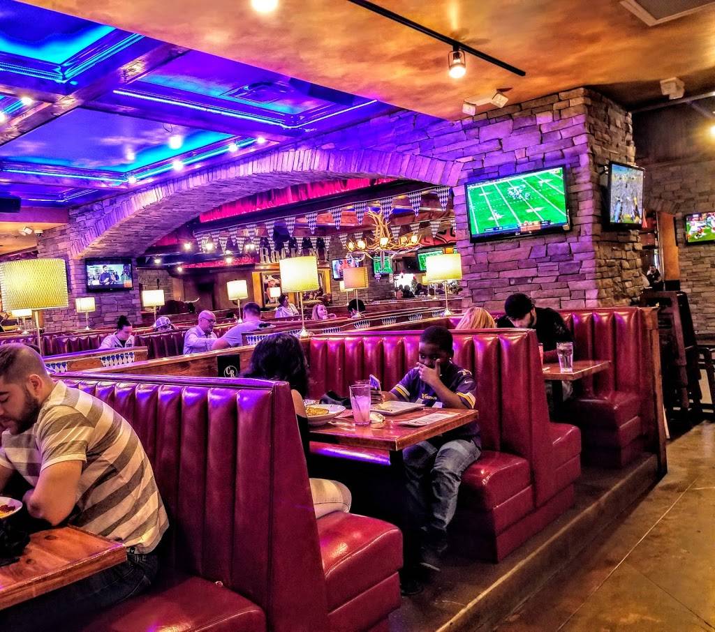 Cadillac Ranch | restaurant | 352 South Avenue, Bloomington, MN 55425, USA | 9528541004 OR +1 952-854-1004