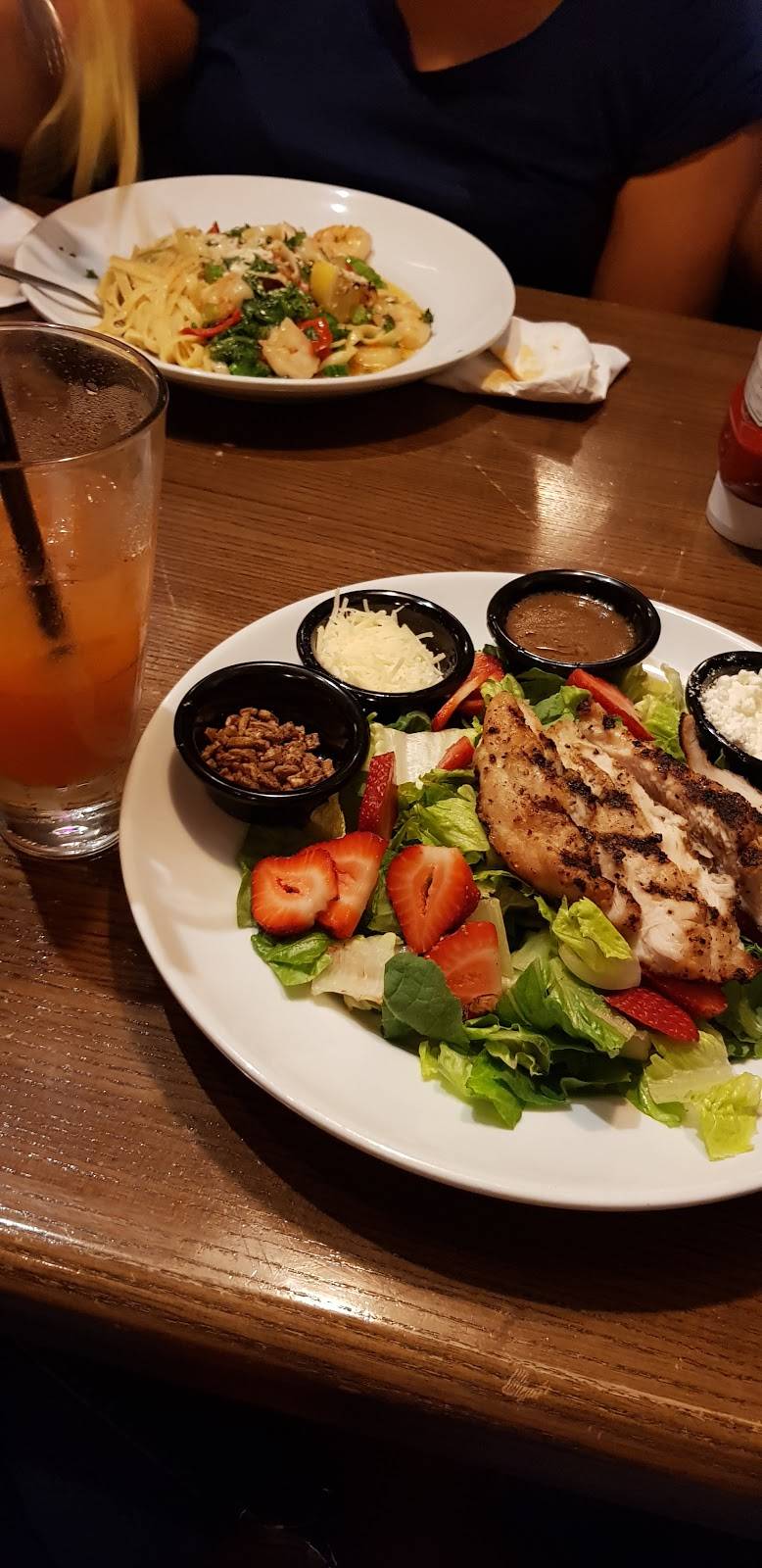 TGI Fridays | restaurant | 888 N, IL-59, Aurora, IL 60504, USA | 6308516565 OR +1 630-851-6565