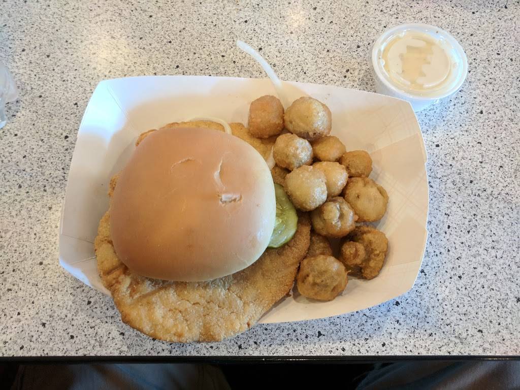 Bulldogs Restaurant and Catering | restaurant | 709 N Bloomington St, Streator, IL 61364, USA | 8156722100 OR +1 815-672-2100