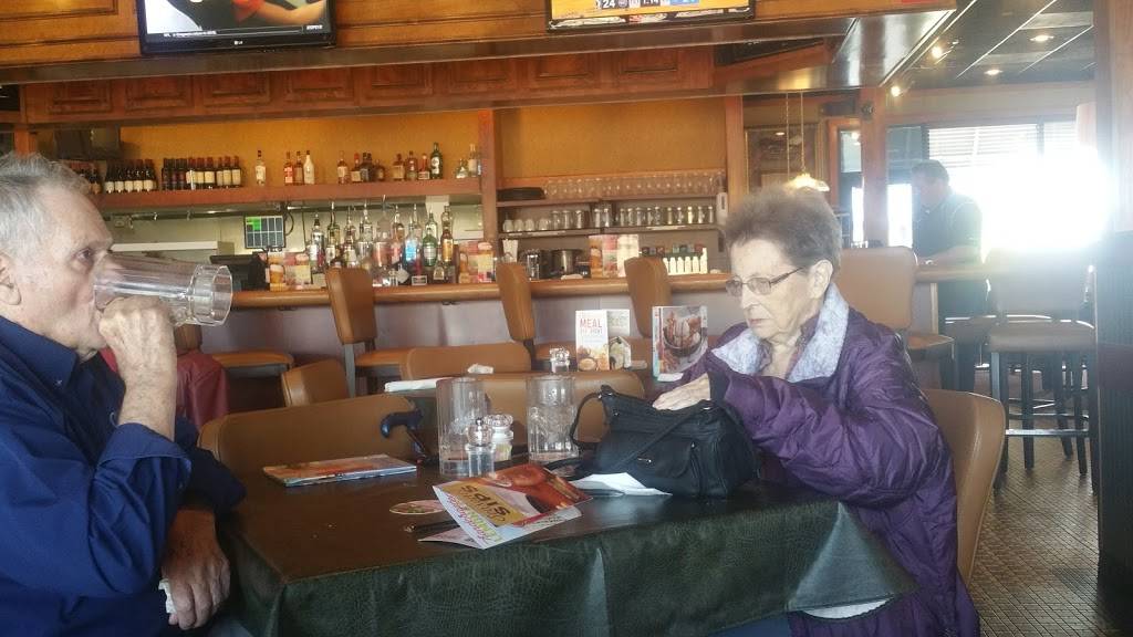 Ruby Tuesday | restaurant | 1218 W Pearce Blvd, Wentzville, MO 63385, USA | 6363273339 OR +1 636-327-3339