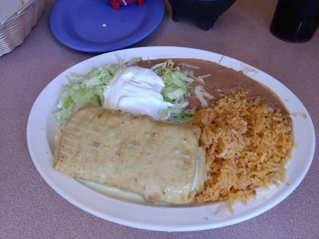 La Quesadilla Mexican Grill | restaurant | 5424 US-31E, Westmoreland, TN 37186, USA | 6156445991 OR +1 615-644-5991
