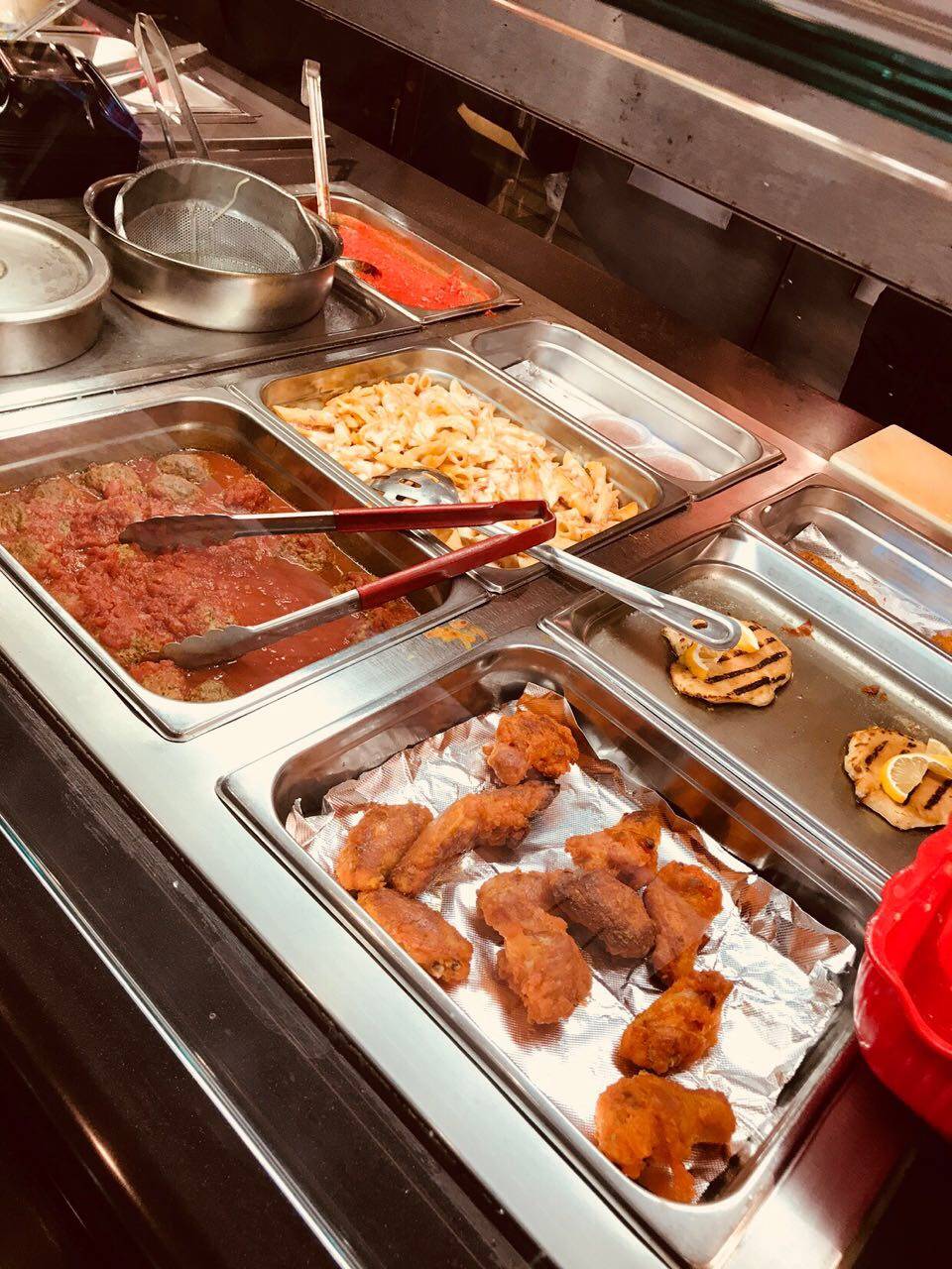 Famous Famiglia pizzeria | restaurant | Tysons Corner Mall, 1961 Chain Bridge Rd, McLean, VA 22102, USA | 7032883433 OR +1 703-288-3433