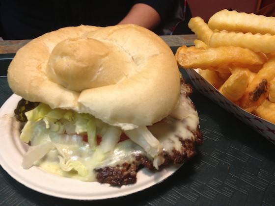 Bill Grays Regional Iceplex Tap Room | restaurant | 2700 Brighton Henrietta Town Line Rd #100, Rochester, NY 14623, USA | 5854131211 OR +1 585-413-1211