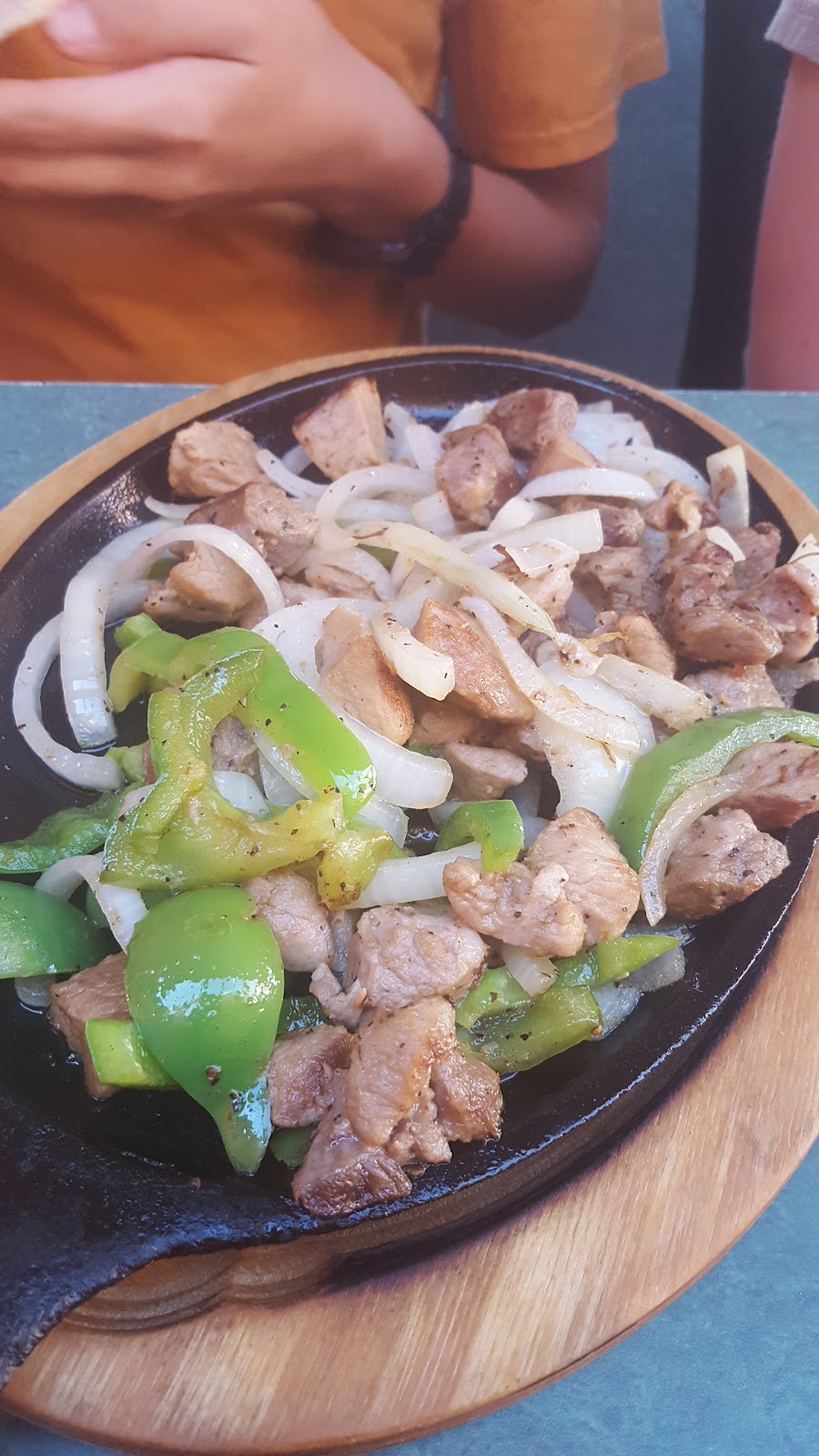 Conquistador LLC Mexican Restaurant & Catering | restaurant | 214 S 6th St, Sunnyside, WA 98944, USA | 5098392880 OR +1 509-839-2880