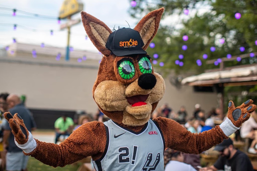 Smoke BBQ + SKYBAR | North Beach Corpus Christi, Texas | restaurant | 221 S Hotel Pl, Corpus Christi, TX 78402, USA | 2103932606 OR +1 210-393-2606