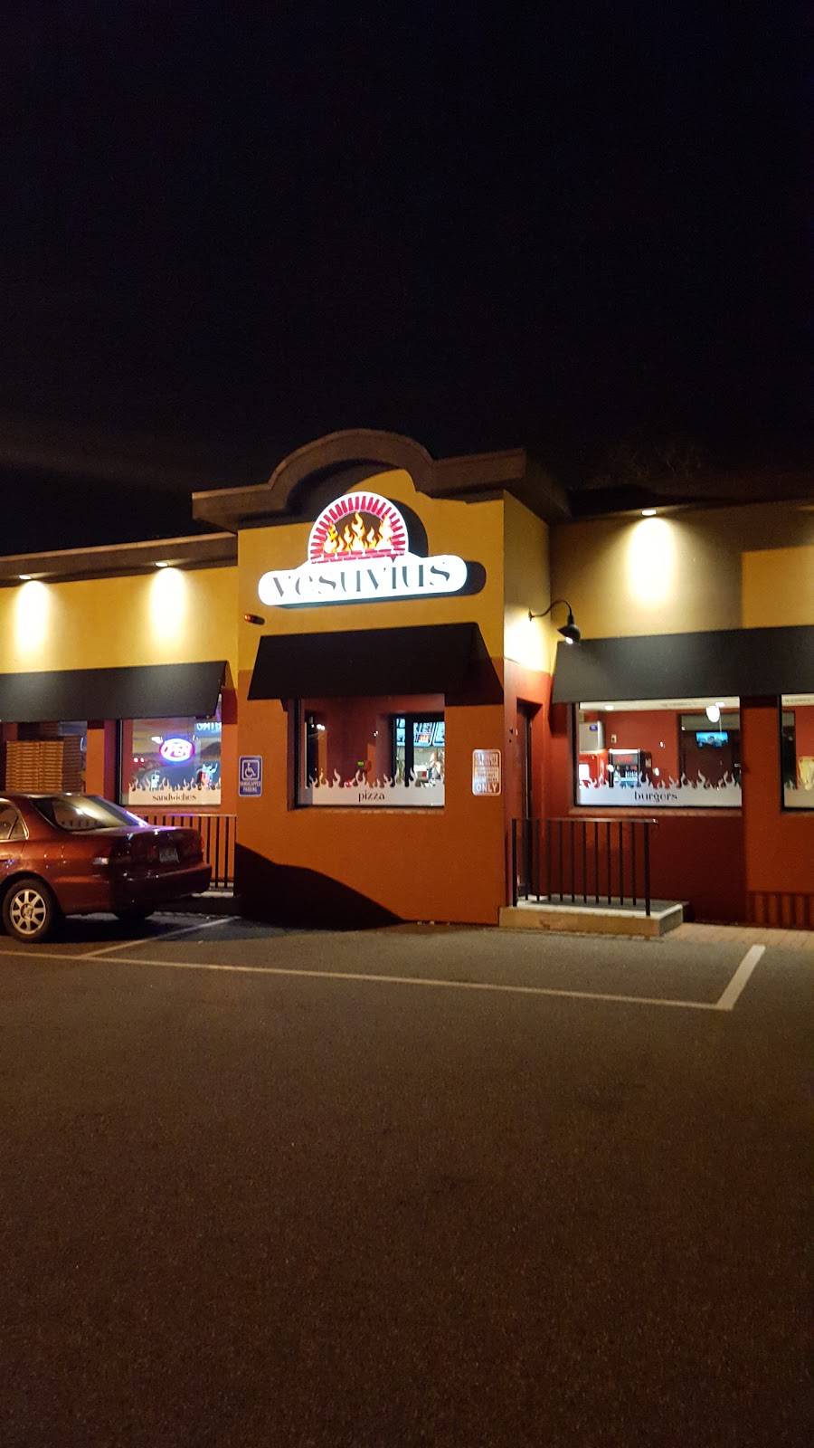 Vesuvius Salem | restaurant | 2 Paradise Rd, Salem, MA 01970, USA | 9785948886 OR +1 978-594-8886