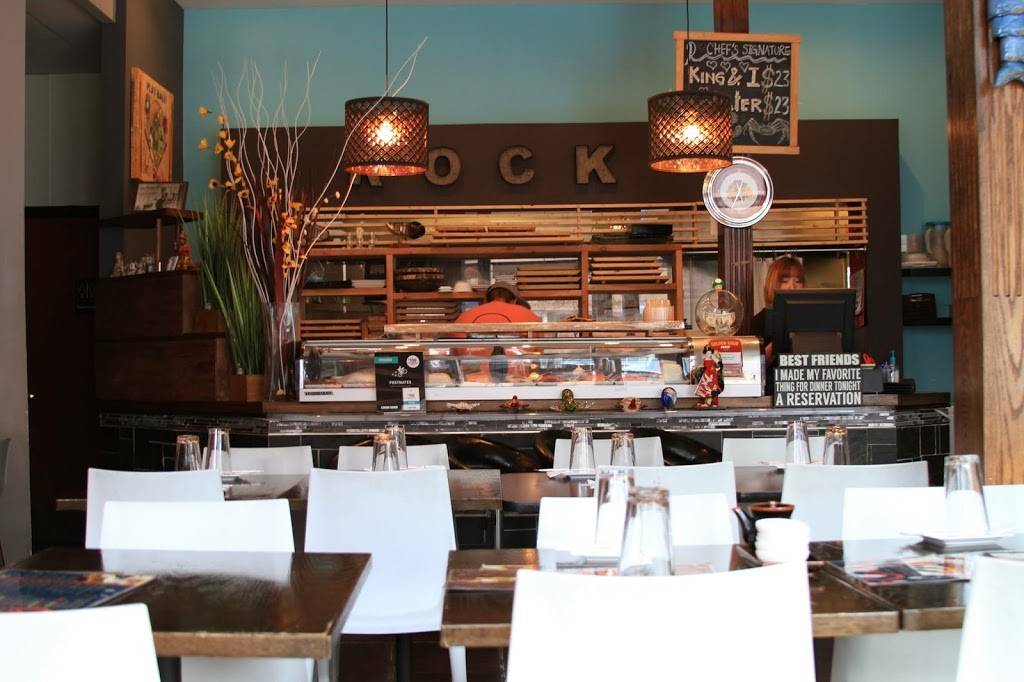 Rock Wrap & Roll | restaurant | 2187 N Clybourn Ave, Chicago, IL 60614, USA | 7734722800 OR +1 773-472-2800