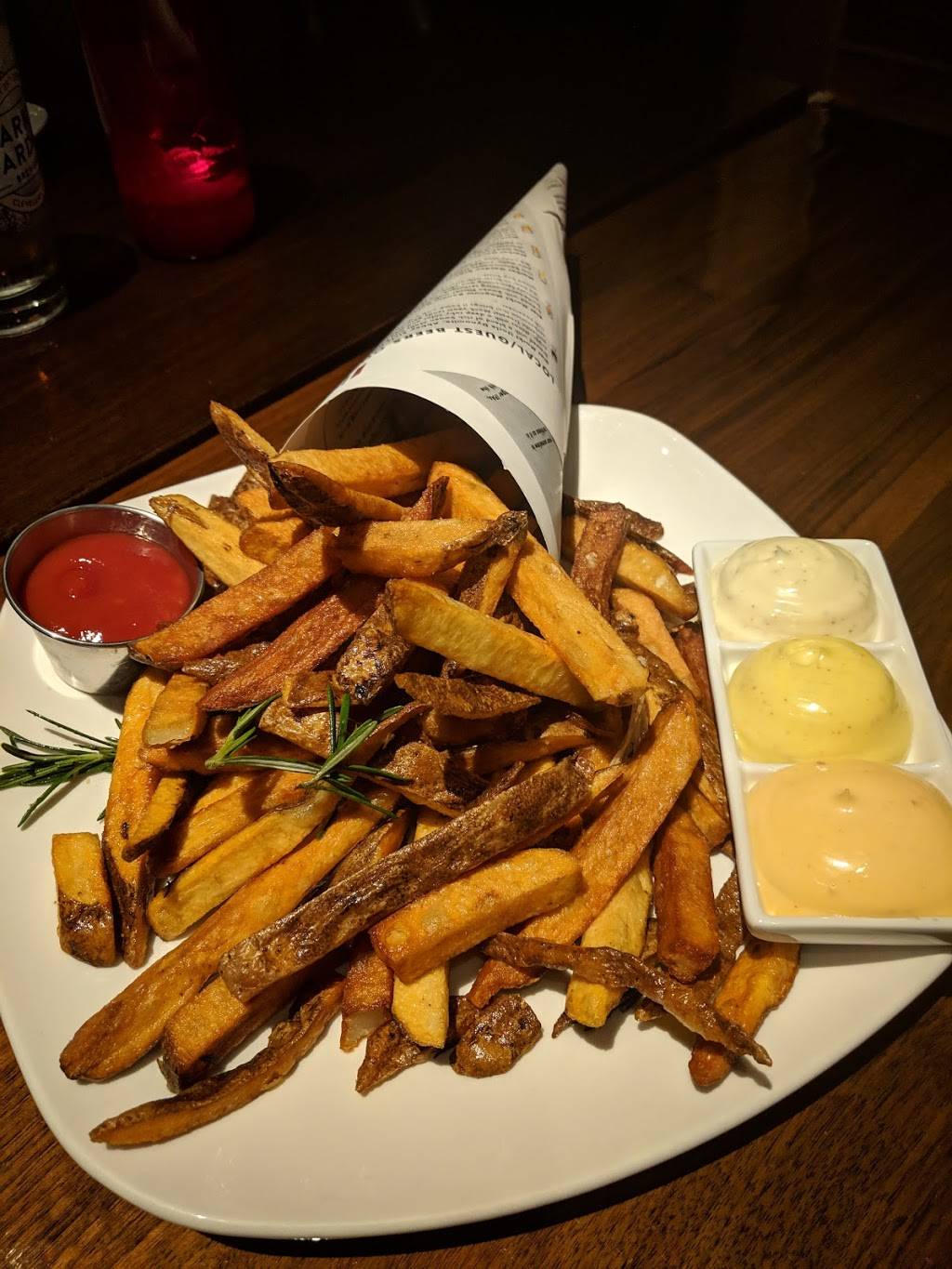 McNultys Bier Markt | night club | 1948 W 25th St, Cleveland, OH 44113, USA | 2162741010 OR +1 216-274-1010