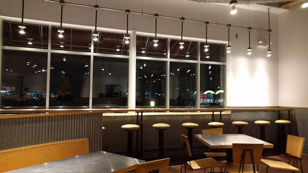 Chipotle Mexican Grill | restaurant | 3705 N 124th St Ste 200, Brookfield, WI 53005, USA | 2627813692 OR +1 262-781-3692