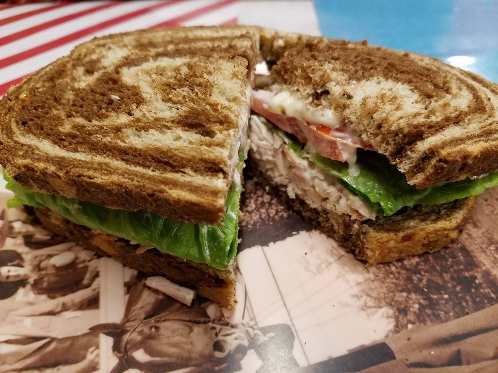 R.T. Smiths Fine Delicatessen | restaurant | 10 Campbell Ave SE, Roanoke, VA 24011, USA | 5403144072 OR +1 540-314-4072