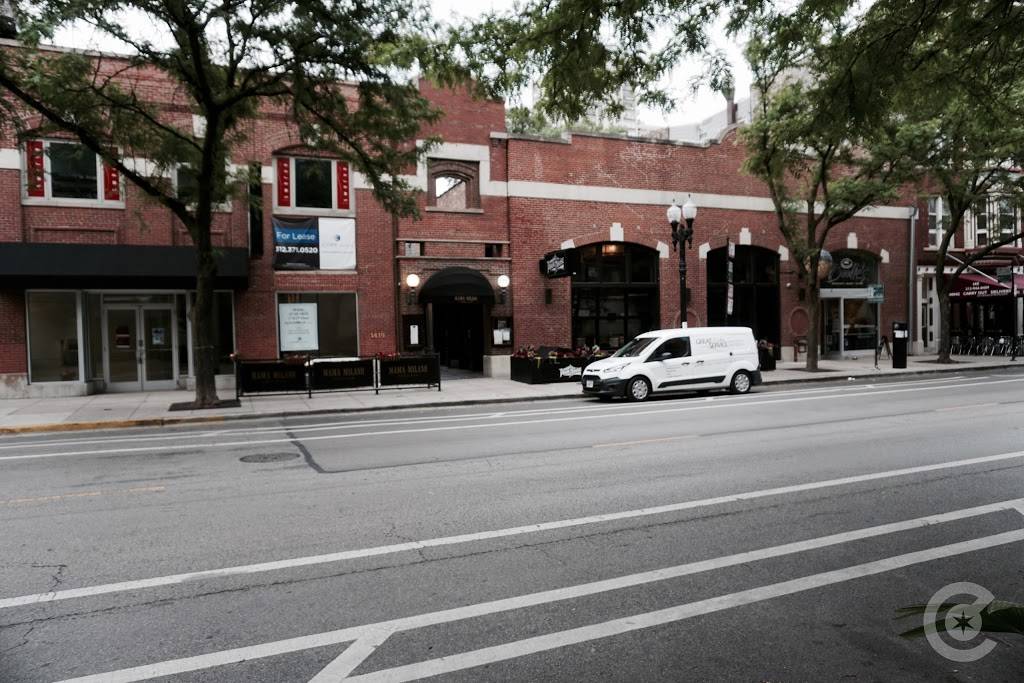 Old Town Pour House - Chicago | restaurant | 1419 N Wells St, Chicago, IL 60610, USA | 3124772800 OR +1 312-477-2800