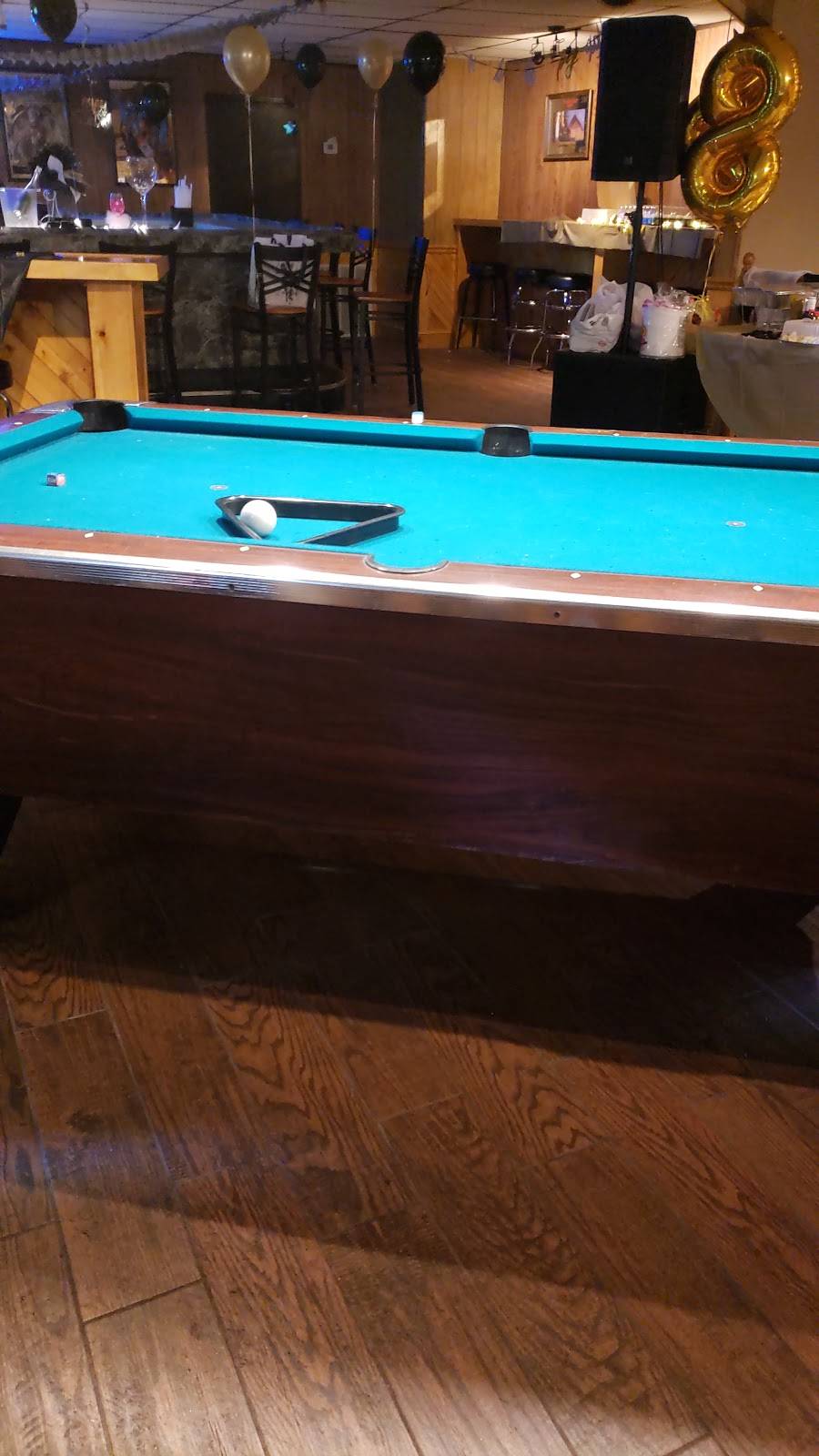 Hennys Sports Bar | restaurant | 2748 N 29th St, Philadelphia, PA 19132, USA | 2672392986 OR +1 267-239-2986