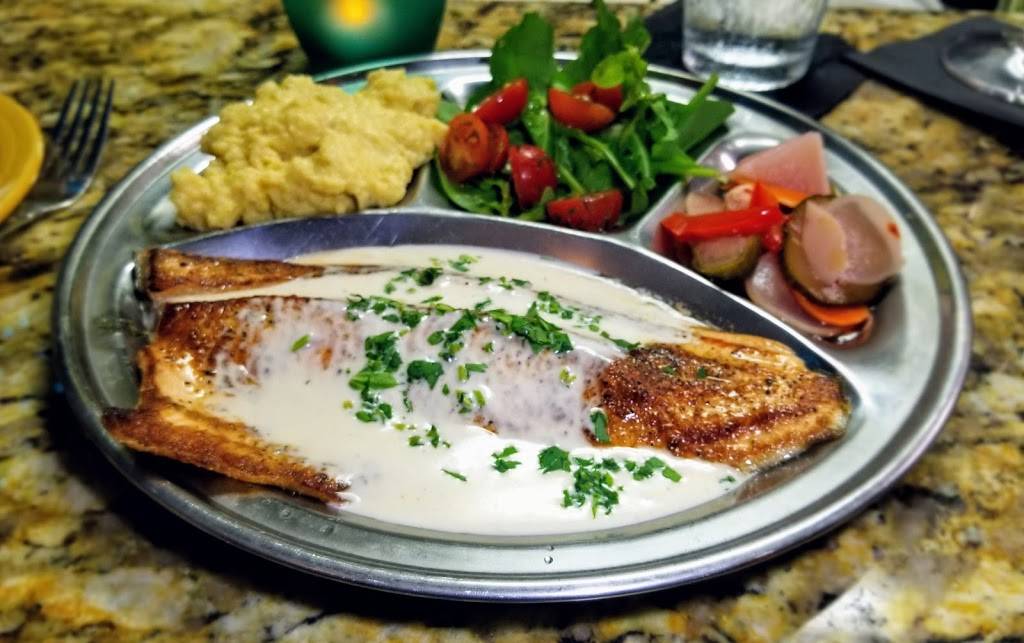 Fire And Wine | restaurant | 2950 9th St SW, Vero Beach, FL 32968, USA | 7727947587 OR +1 772-794-7587