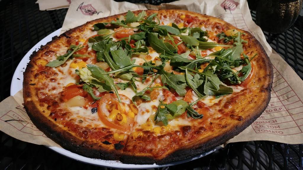 MOD Pizza | meal takeaway | 5777 San Felipe St, Houston, TX 77057, USA | 7133434758 OR +1 713-343-4758