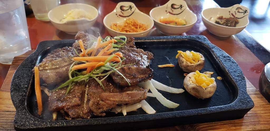 Stone Bowl Grill | restaurant | 1958 N Farwell Ave, Milwaukee, WI 53202, USA | 4142209111 OR +1 414-220-9111