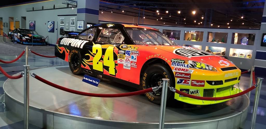 X1 Boston | restaurant | 290 Wood Rd, Braintree, MA 02184, USA | 7818482300 OR +1 781-848-2300