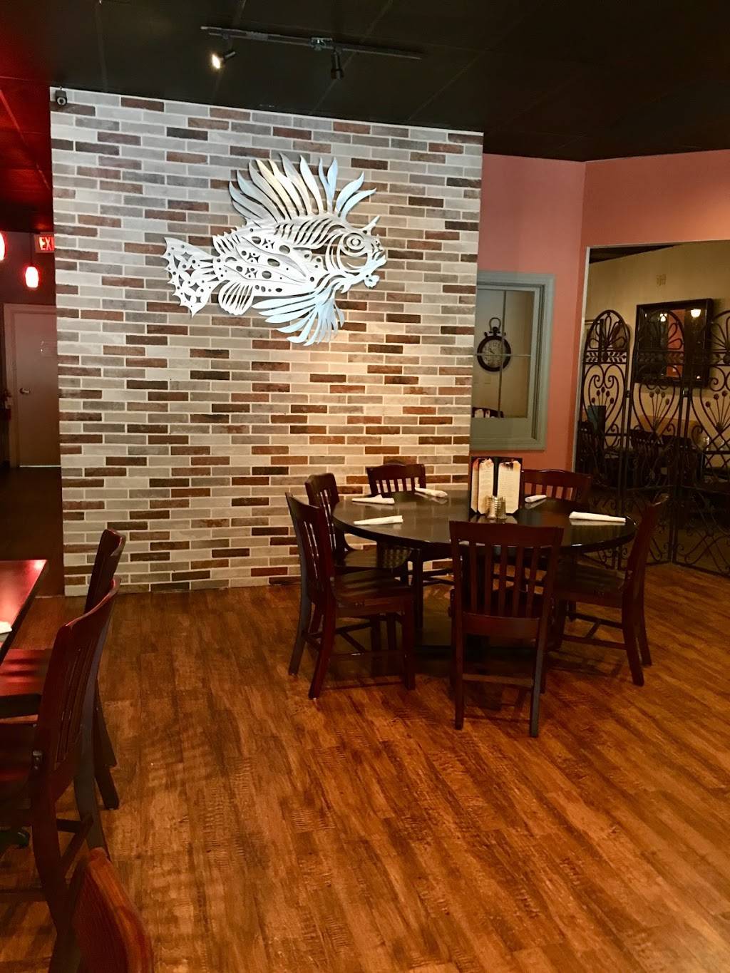 Daniels | restaurant | 2801 Ward Blvd, Wilson, NC 27893, USA | 2522811349 OR +1 252-281-1349