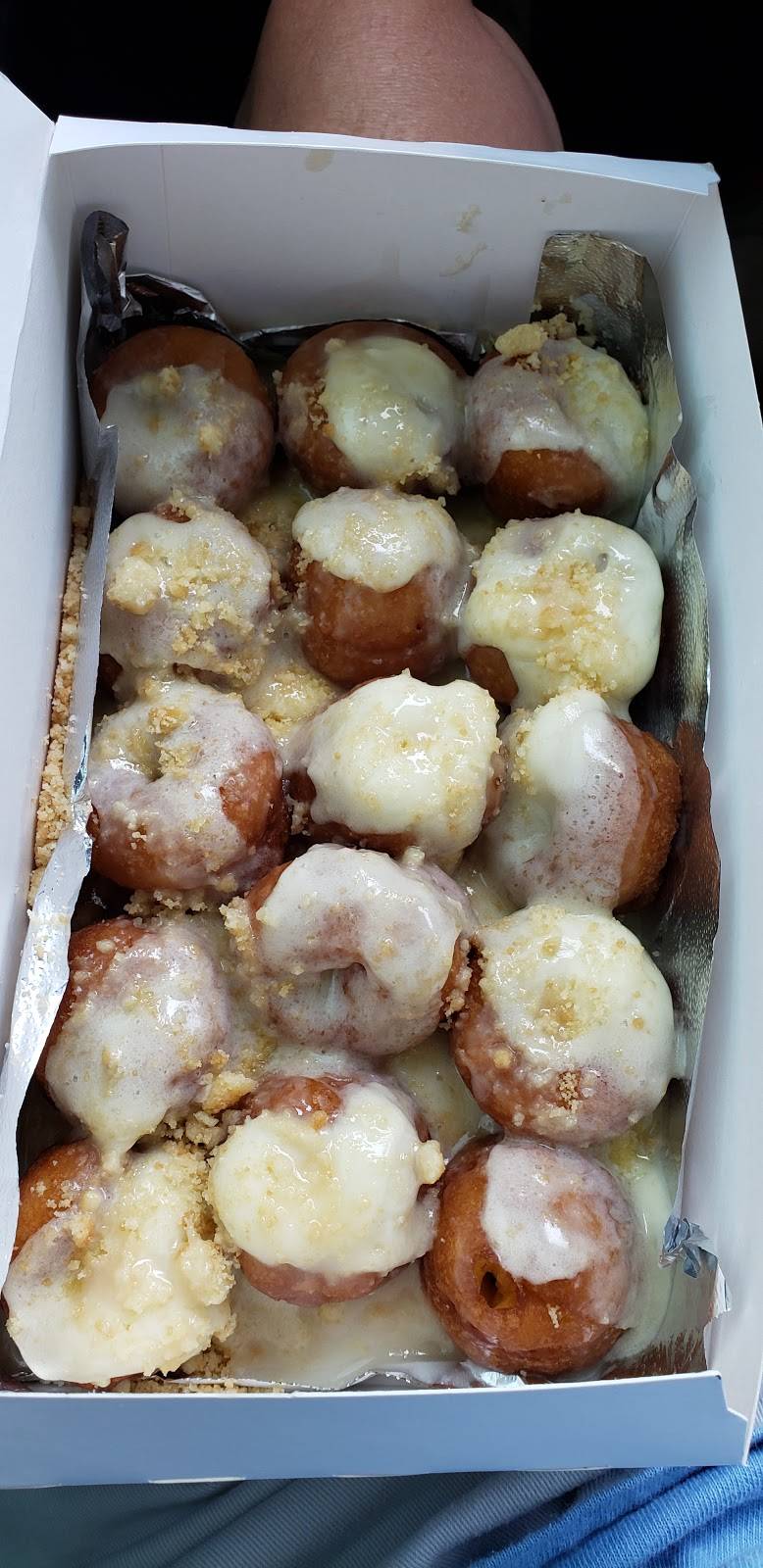 Bigfoots Little Donuts | restaurant | 12181 County Line Rd, Madison, AL 35758, USA | 2562886612 OR +1 256-288-6612