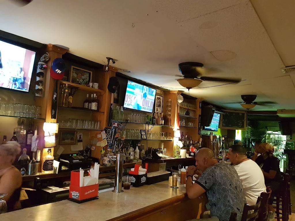 Phils Crummy Corner | restaurant | 323 Columbia St, Brooklyn, NY 11231, USA | 7182461252 OR +1 718-246-1252