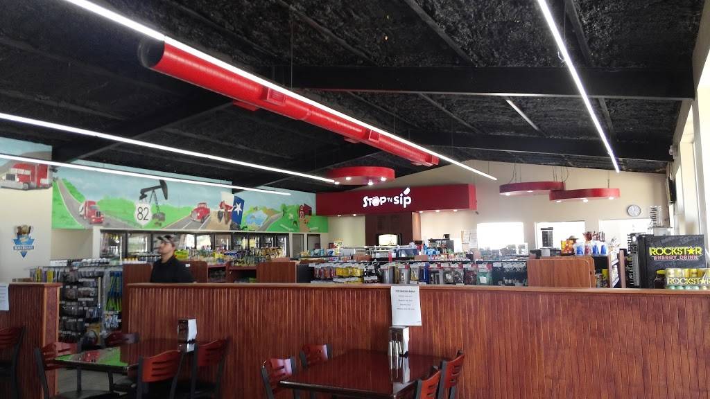 Lucky Cafe | restaurant | 31242 US-82, Whitesboro, TX 76273, USA | 9035646699 OR +1 903-564-6699