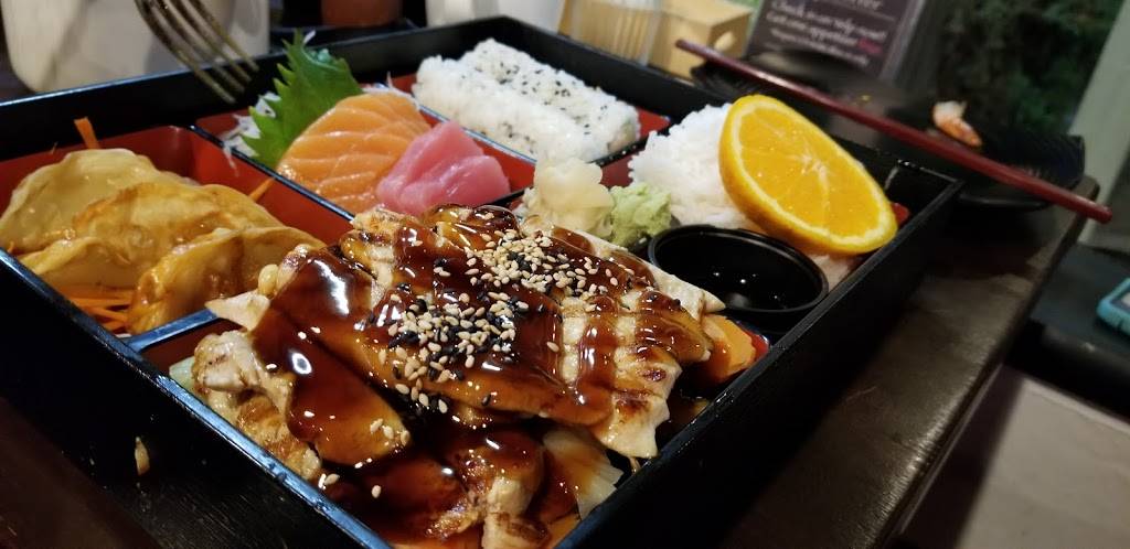 Bluefin Sushi and Thai Restaurant | restaurant | 3211 Encinal Ave, Alameda, CA 94501, USA | 5105221269 OR +1 510-522-1269