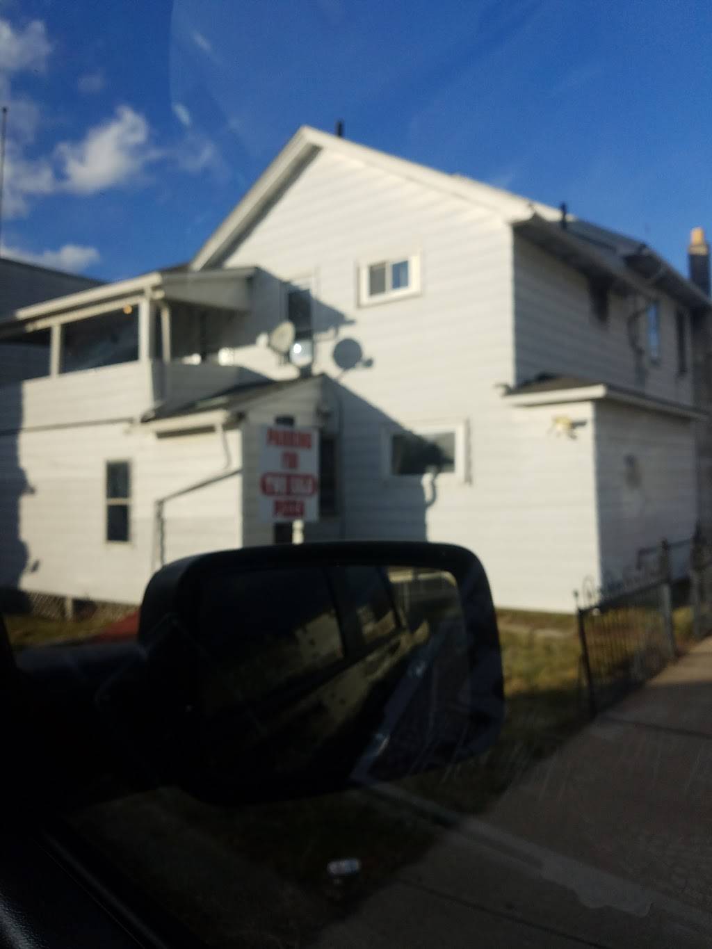 Two Gals Pizza & Subs | restaurant | 171 E Main St, Wilkes-Barre, PA 18705, USA | 5708244202 OR +1 570-824-4202