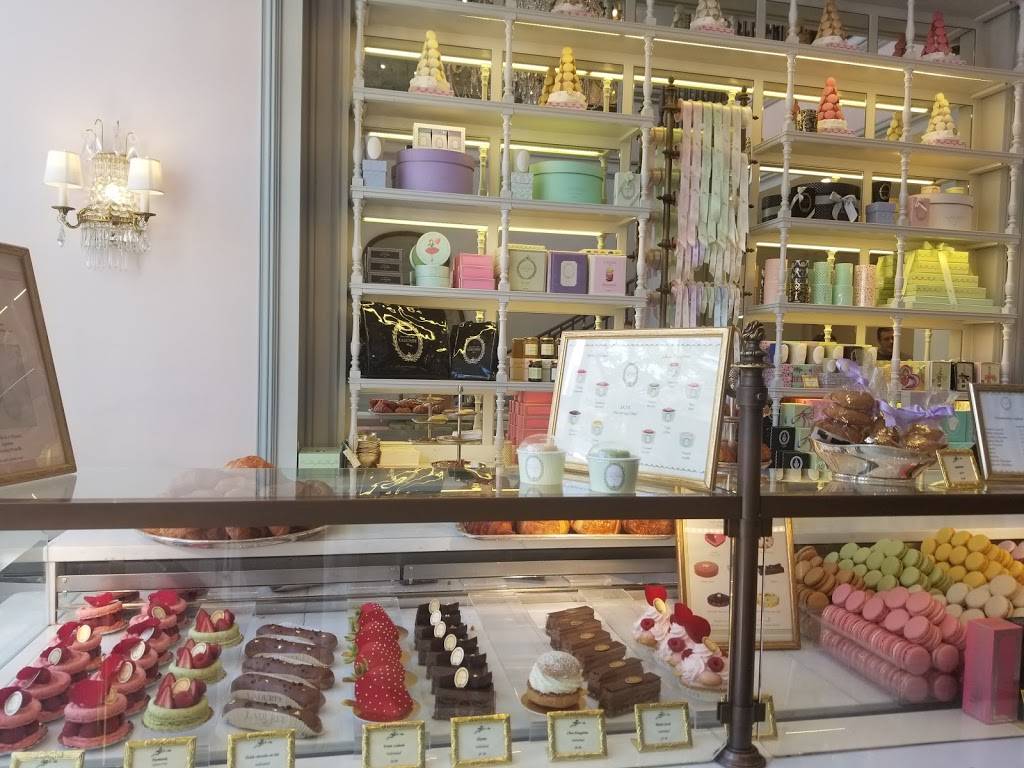 Ladurée The Grove | bakery | 189 The Grove Dr, Los Angeles, CA 90036, USA | 3234560282 OR +1 323-456-0282