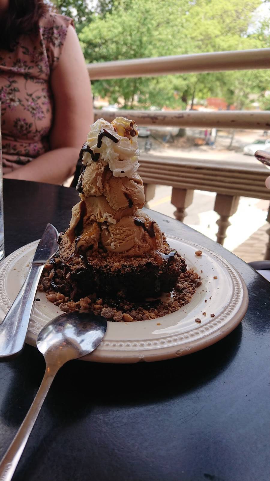 Le Bistro | restaurant | 955 Canton St, Roswell, GA 30075, USA | 7706452629 OR +1 770-645-2629