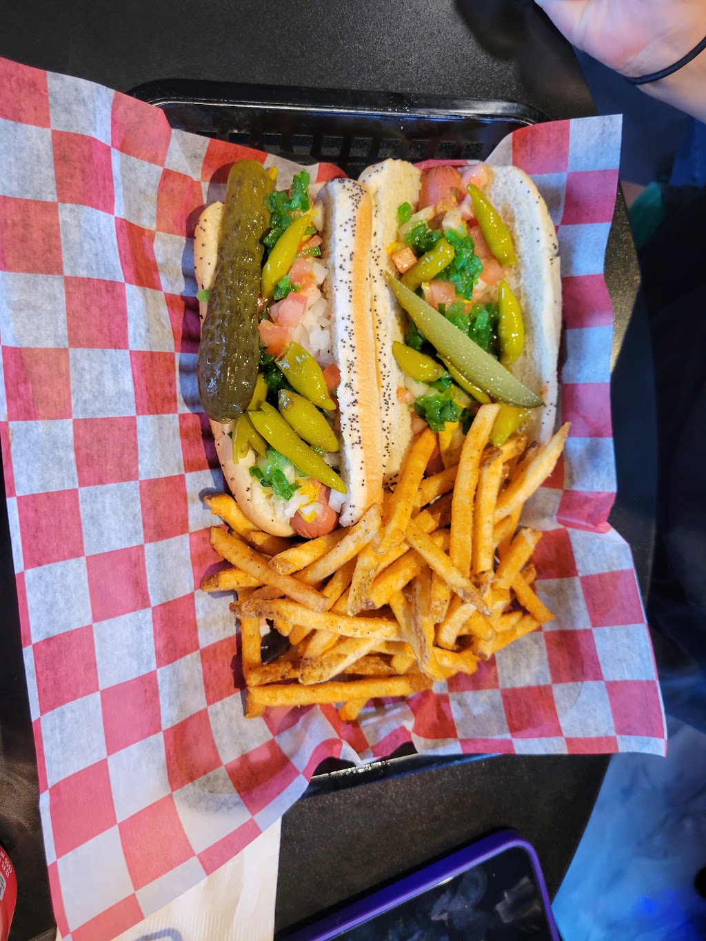 Maddogs Bar & Grill | restaurant | 17800 IL-72, Monroe Center, IL 61052, USA | 8153937086 OR +1 815-393-7086