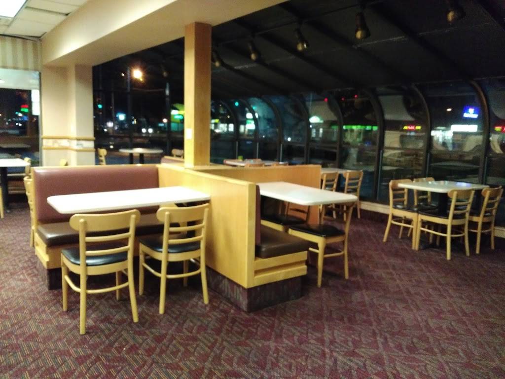 Wendys | restaurant | 901 W Morton Ave, Jacksonville, IL 62650, USA | 2172436668 OR +1 217-243-6668