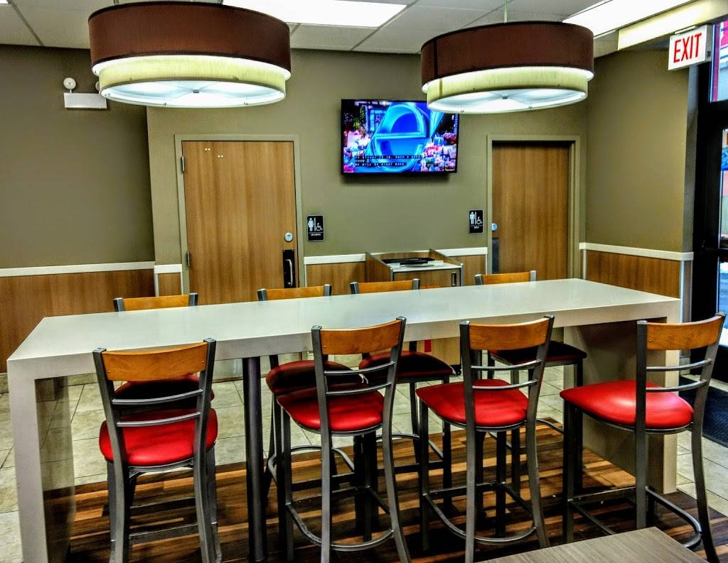 Burger King | restaurant | 6261 N Lincoln Ave, Chicago, IL 60659, USA | 7735881976 OR +1 773-588-1976