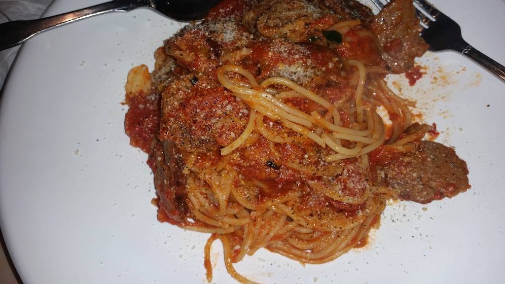 Portofinos Italian Restaurant Krum TX | restaurant | 208 W McCart St, Krum, TX 76249, USA | 9404823871 OR +1 940-482-3871