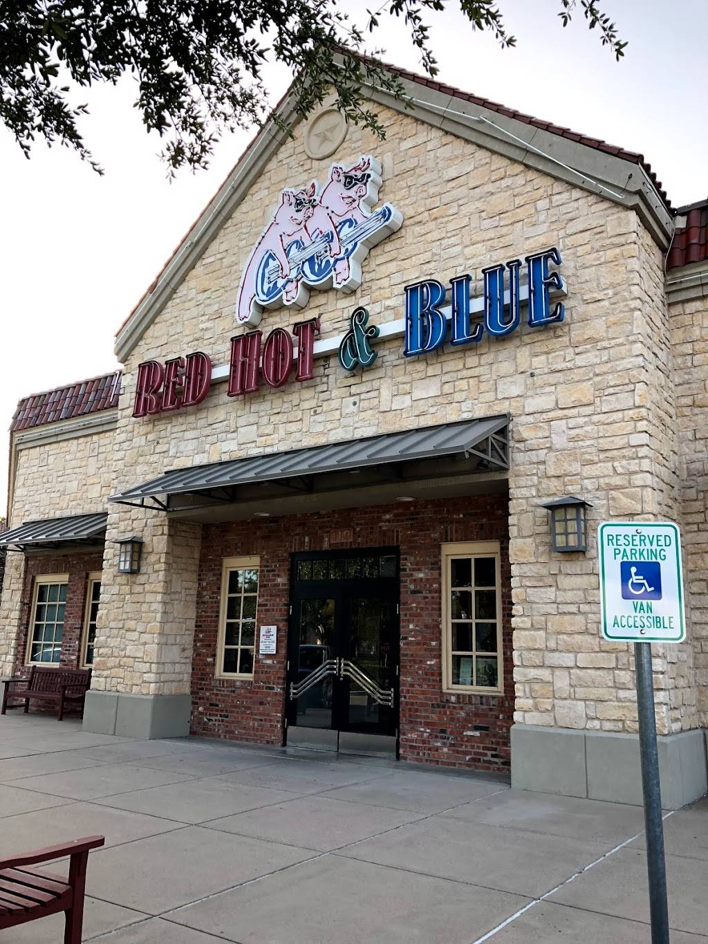 Red Hot & Blue - Fort Worth, TX | restaurant | 3000 S Hulen St #600, Fort Worth, TX 76109, USA | 8177318770 OR +1 817-731-8770