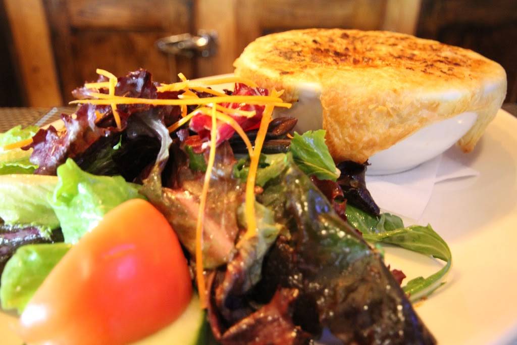 Duke and Devines | restaurant | 429 Avenue Saint-Charles, Vaudreuil-Dorion, QC J7V 2N2, Canada | 4504555093 OR +1 450-455-5093