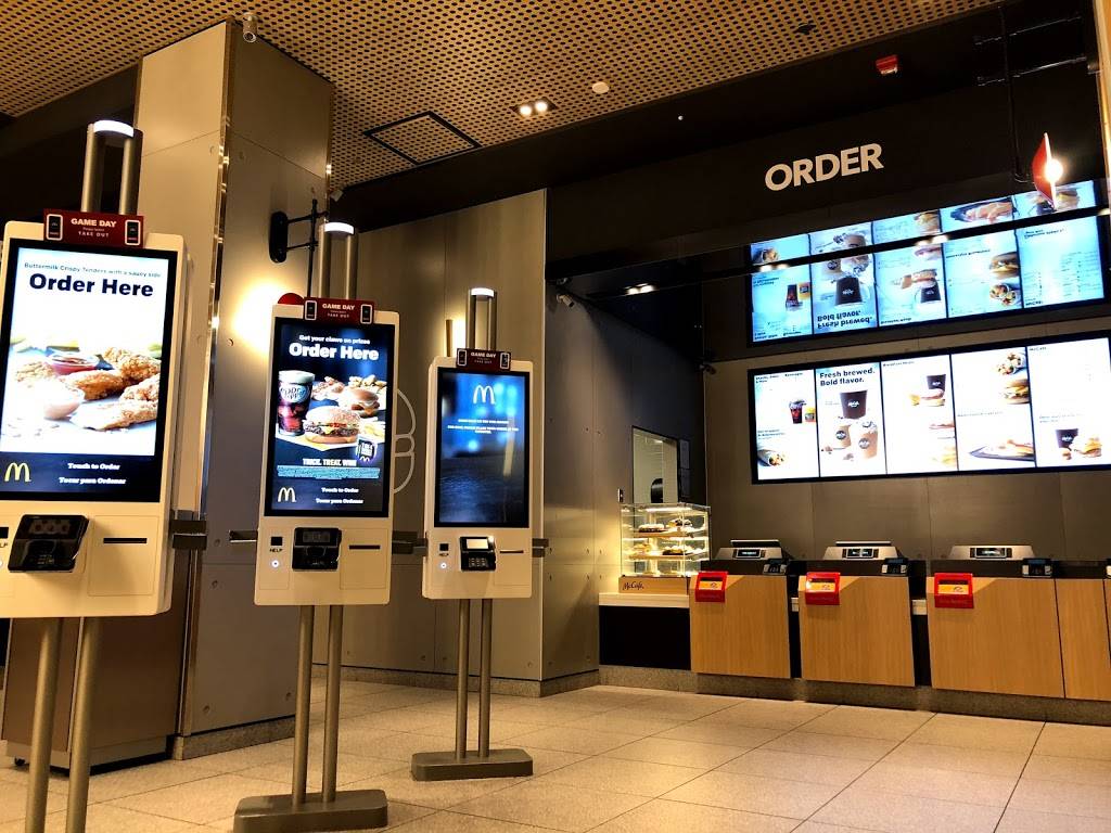 McDonalds | restaurant | 3610 N Clark St, Chicago, IL 60613, USA | 7738834770 OR +1 773-883-4770