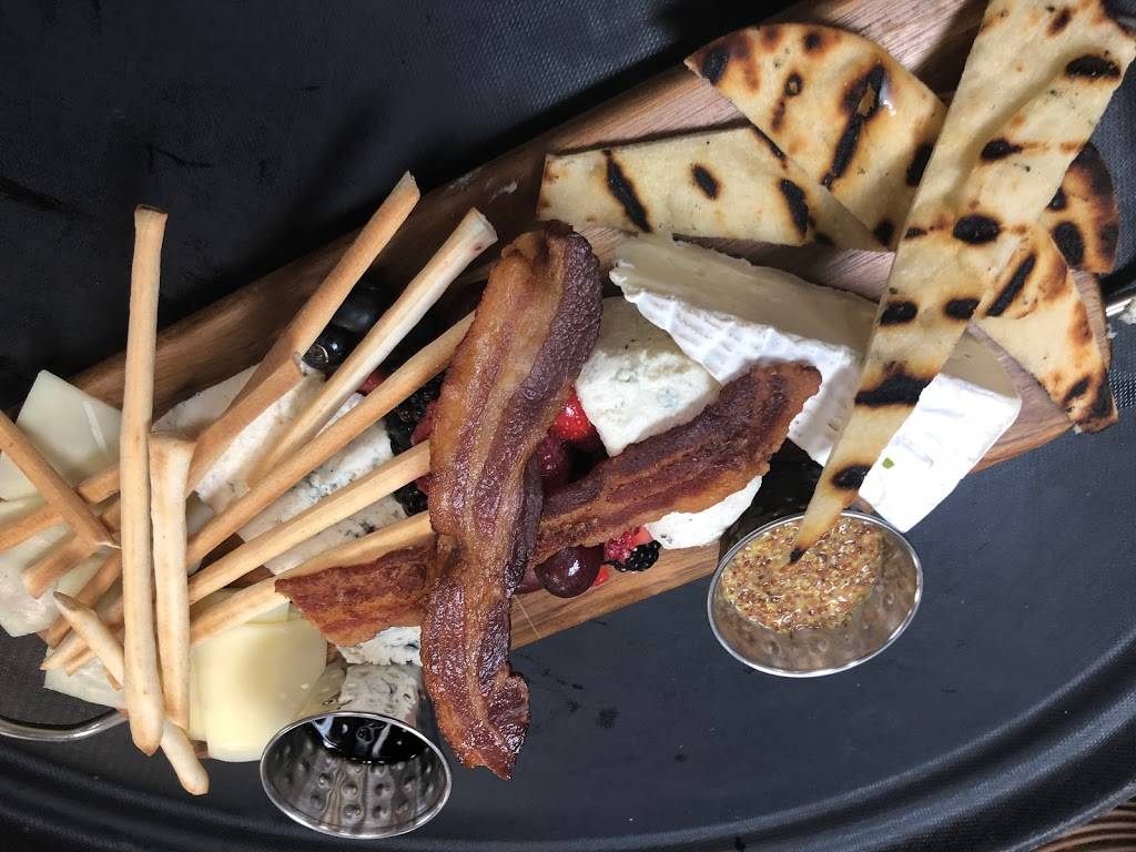 B&B Chophouse & Market | restaurant | 8205 Natures Way #119, Lakewood Ranch, FL 34202, USA | 9418935403 OR +1 941-893-5403