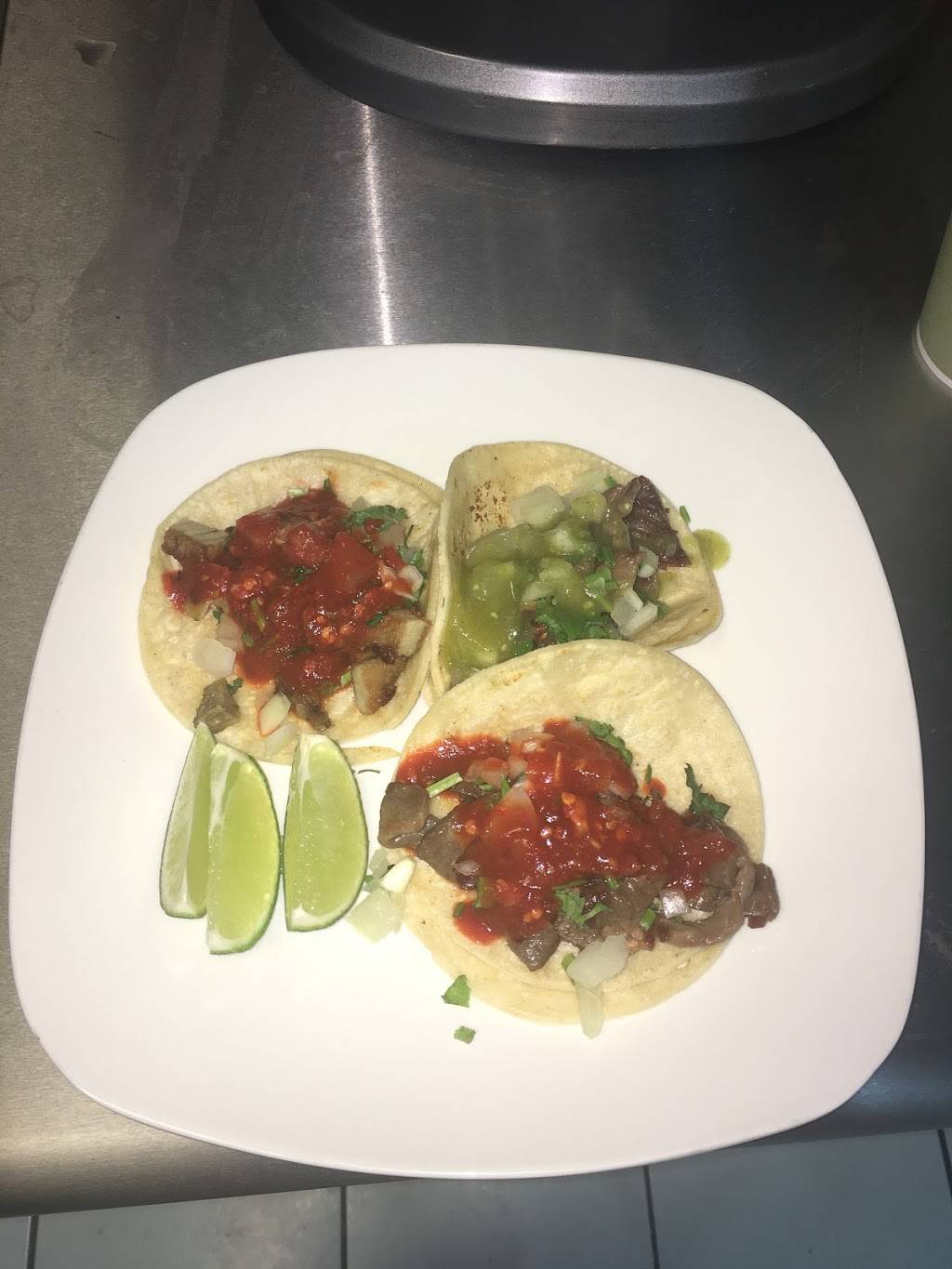 El Burrito Nacho II | restaurant | 747 Flushing Ave, Brooklyn, NY 11206, USA | 9292502087 OR +1 929-250-2087