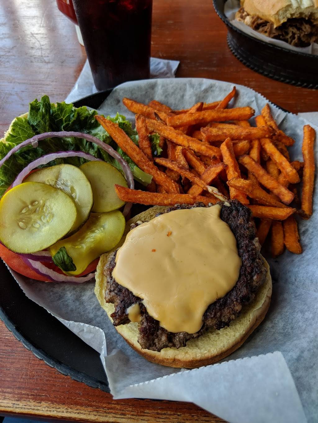 Flanagans Ale House | restaurant | 934 Baxter Ave, Louisville, KY 40204, USA | 5025853700 OR +1 502-585-3700