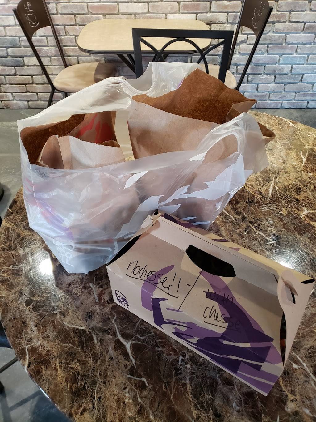 Taco Bell | meal takeaway | 342 Pike St, Marietta, OH 45750, USA | 7403739124 OR +1 740-373-9124