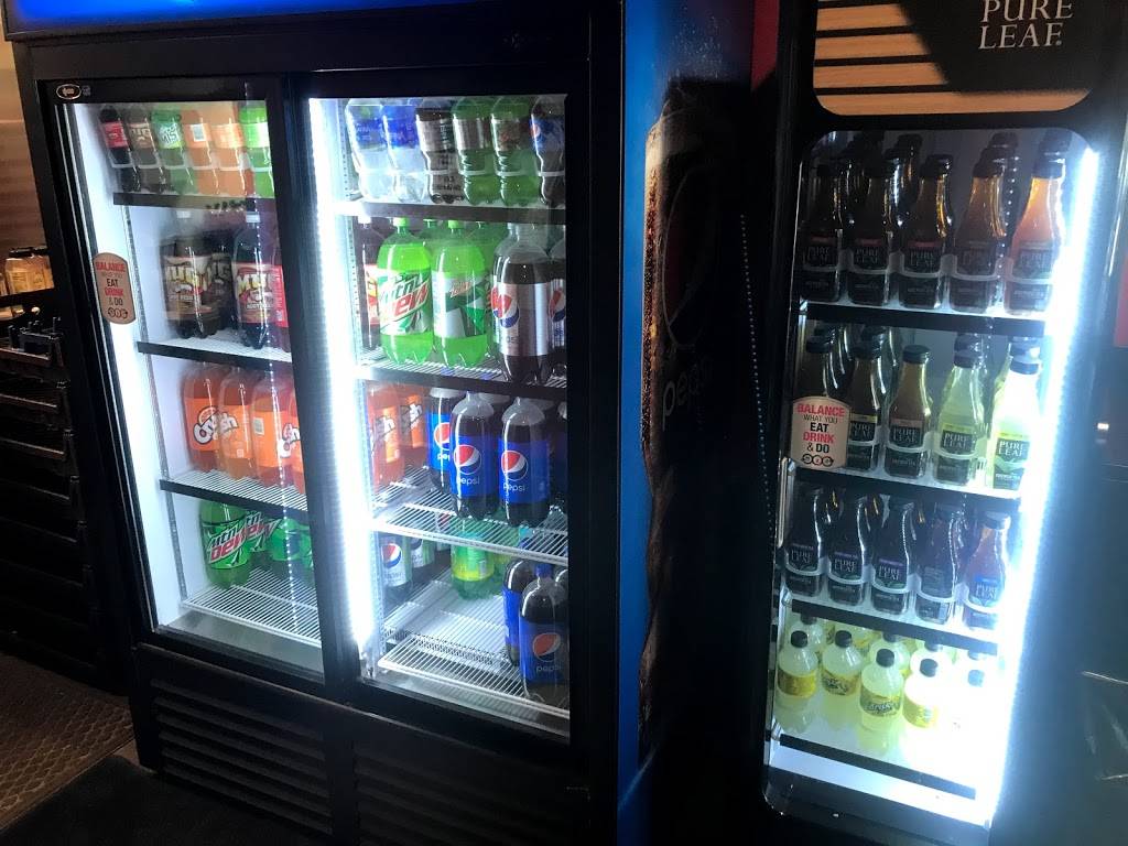 Foxs Pizza Den | restaurant | 3846 PA-31, Donegal, PA 15628, USA | 7245933697 OR +1 724-593-3697