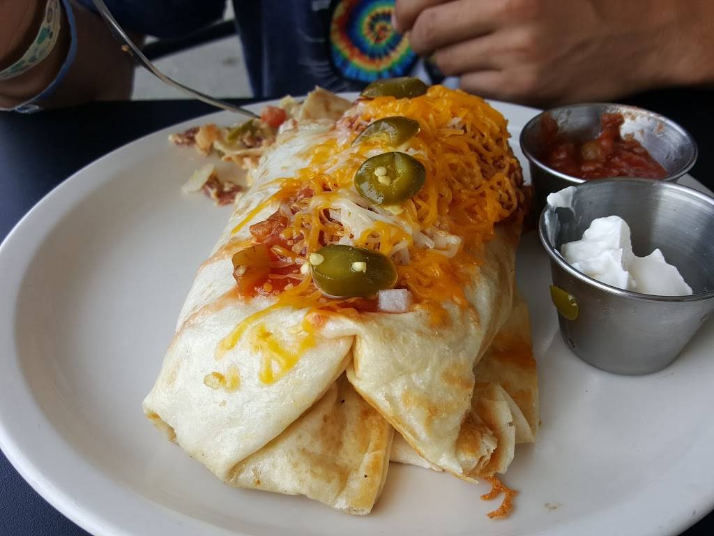 The Big Biscuit | restaurant | 8520 W 135th St, Overland Park, KS 66223, USA | 9135441707 OR +1 913-544-1707