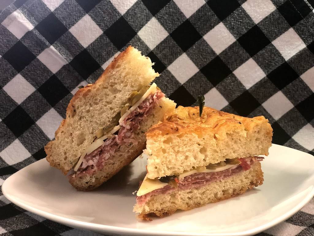 The Farfalle Bistro and Farfalle Dollies Catering and Confection | restaurant | 318 SE Green St, Lees Summit, MO 64063, USA | 8162076129 OR +1 816-207-6129