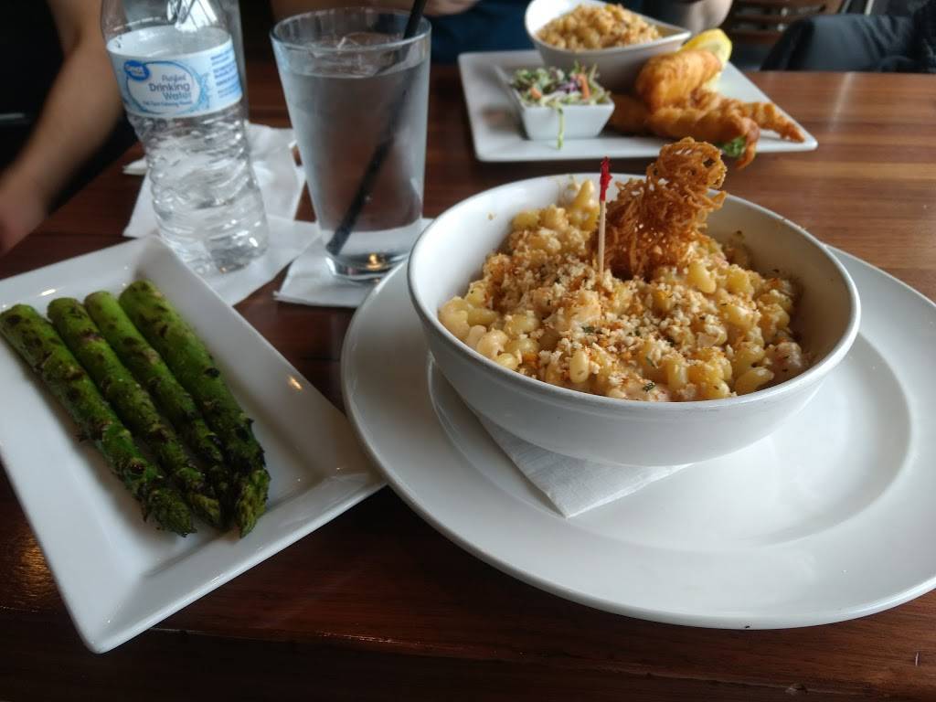 The Black Label Tavern | restaurant | 34110 Plymouth Rd, Livonia, MI 48150, USA | 7344692400 OR +1 734-469-2400