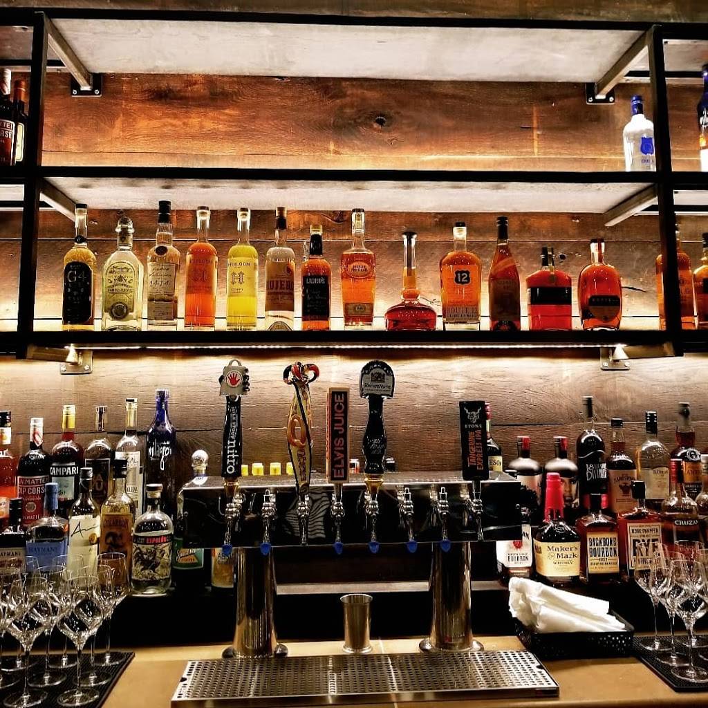 VIllage Pub | restaurant | 206 N Walnut St, Bloomington, IN 47404, USA | 8126682085 OR +1 812-668-2085