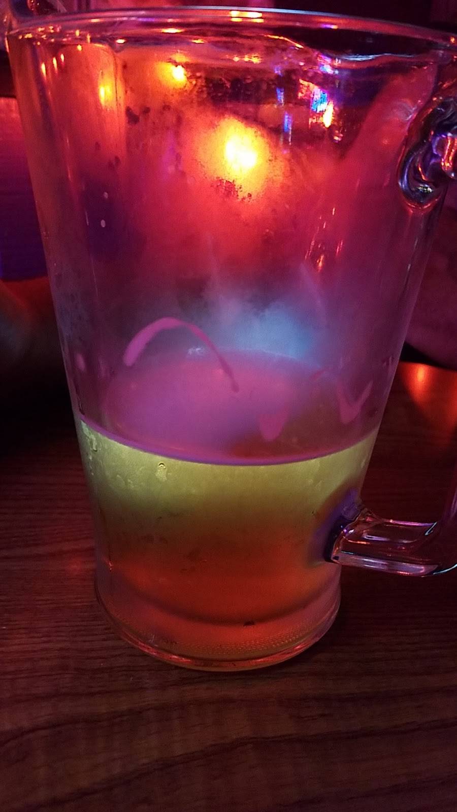 D Cs Across the Street | restaurant | 105 Brooks St, Oceanside, CA 92054, USA | 7604338944 OR +1 760-433-8944