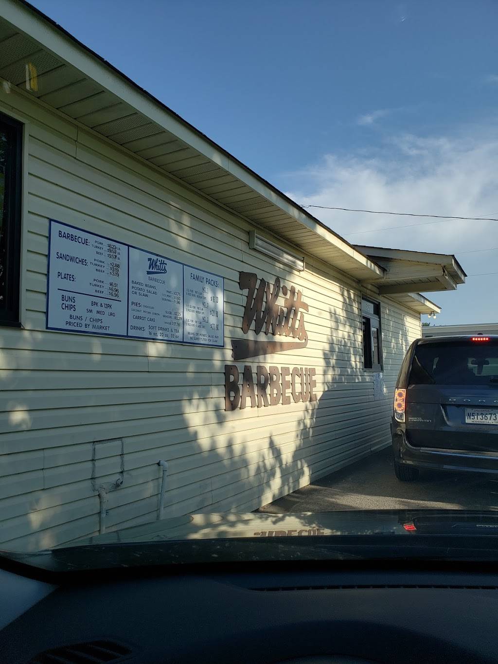 Whitts Barbecue | restaurant | 1 S Marion St A, Athens, AL 35611, USA | 2562323385 OR +1 256-232-3385