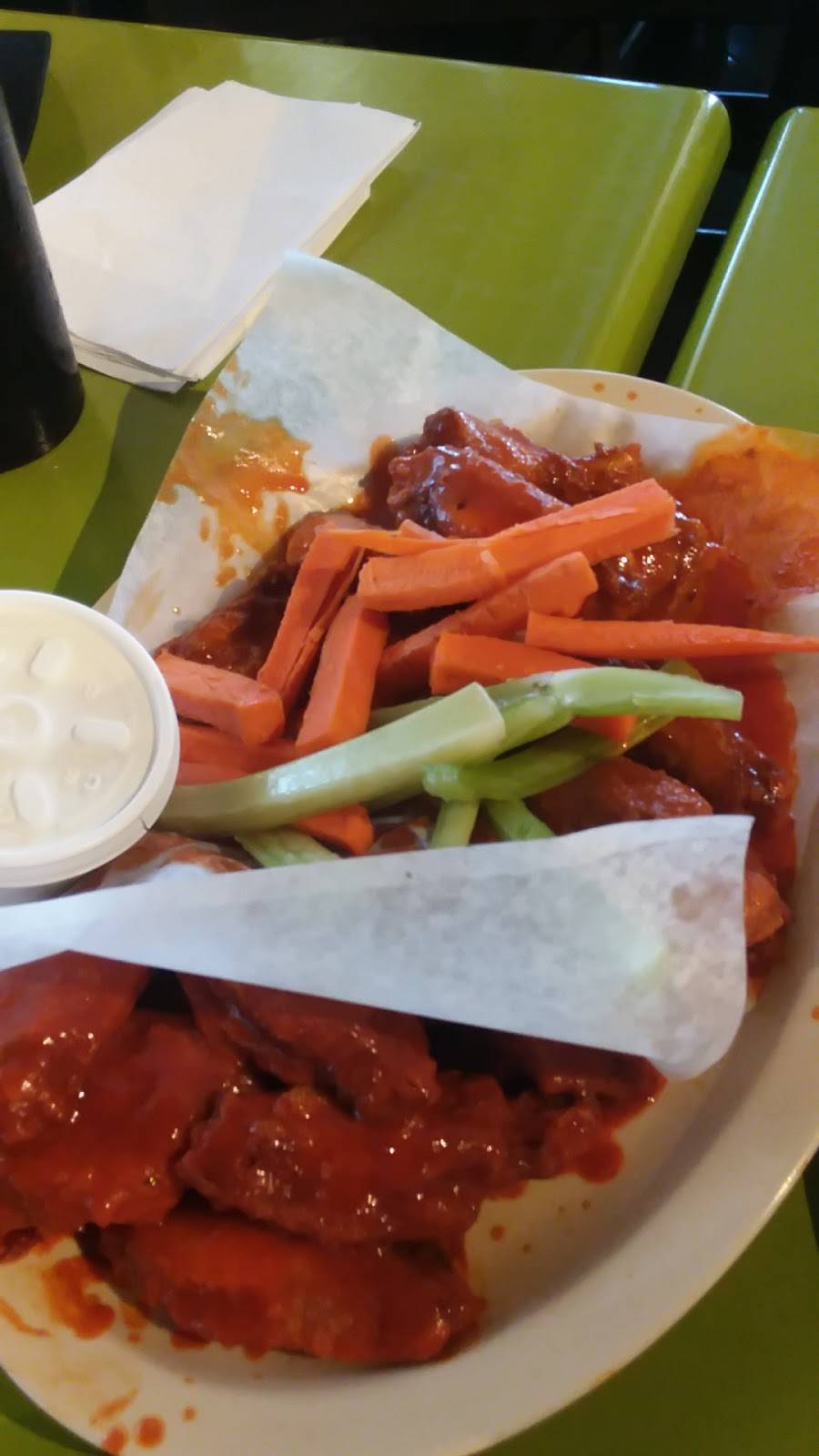 Long Wongs AZ Famous Wings | restaurant | 7415 W Thomas Rd, Phoenix, AZ 85033, USA | 6232475310 OR +1 623-247-5310